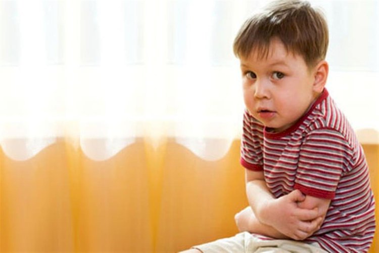 آلام البطن عند الأطفال مؤشر على مشاكل صحية