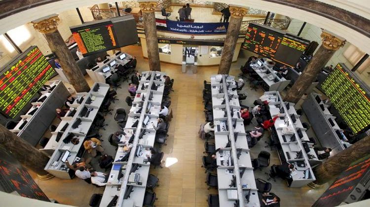 تباين مؤشرات البورصة المصرية، بمستهل تعاملات جلسة اليوم