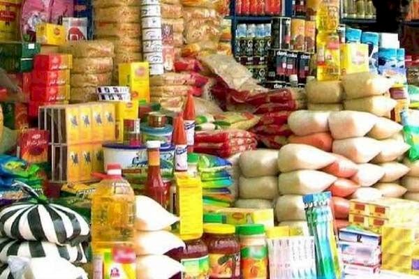وزير التنمية المحلية يتابع تنفيذ مبادرة خفض أسعار السلع الغذائية في جميع المحافظات