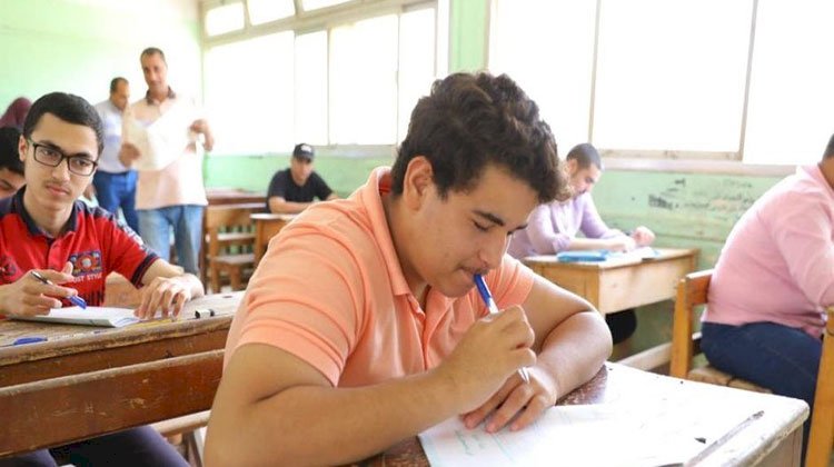 وزارة التعليم: منع دخول طلاب الثانوية العامة لجان الامتحان بورقة بيضاء