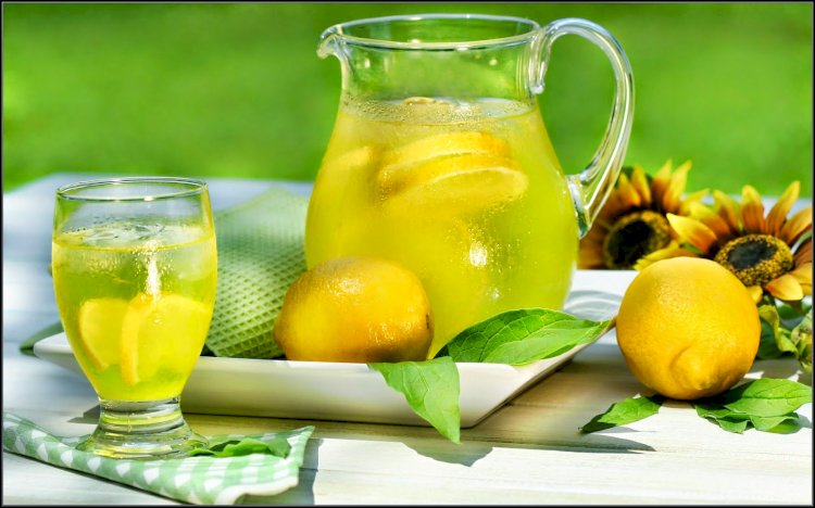 فوائد تناول عصير الليمون في الصيف