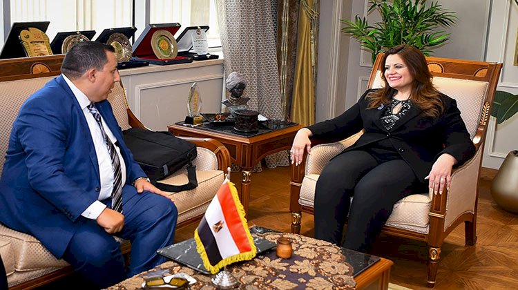 وزيرة الهجرة تستقبل أحد أبناء الجالية المصرية في كندا للمشاركة في احتفالات شهر الحضارة المصرية