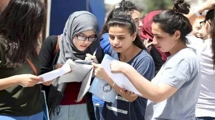 طلاب الثانوية العامة في الإسكندرية : العربي سهل ومتفائلين باللي جاي