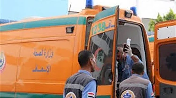 زوج مريضة يضرب مسعفين ويهشم سيارة إسعاف في المنيرة الغربية