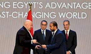 رئيس الوزراء يشهد توقيع مذكرة تفاهم بين الشركة المصرية للاتصالات ومجموعة  4iG المجرية