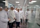 رئيس الوزراء يتفقد مصنع شركة يوتوبيا للصناعات الدوائية