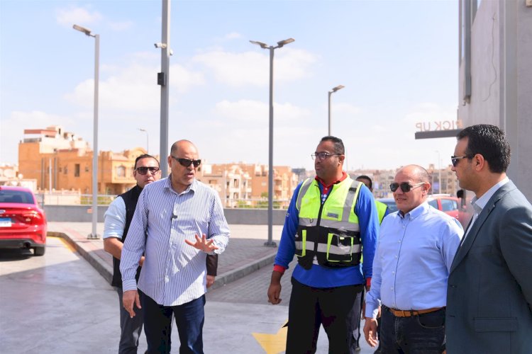 لليوم الثاني على التوالي.. وزير العمل يواصل الجولات الميدانية المفاجئة لمتابعة تطبيق قانون العمل الجديد