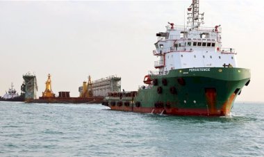 الفريق أسامة ربيع يعلن نجاح عملية عبور"الحوض العائم" GREEN DOCK 3 مقطورًا