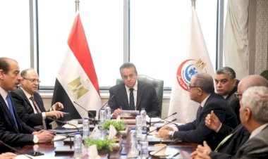 وزير الصحة يعقد اجتماعًا موسعًا لبحث دعم وتمكين توطين الصناعات الدوائية في مصر