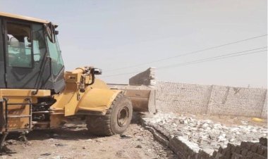 وزير الإسكان يُصدر 5  قرارات إزالة لمخالفات بناء بمدينة غرب بورسعيد