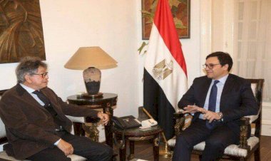 وزير الثقافة يشيد بمبادرة منع نشر أخبار مشاهير مواقع التواصل الاجتماعي ويعلن التعاون معها