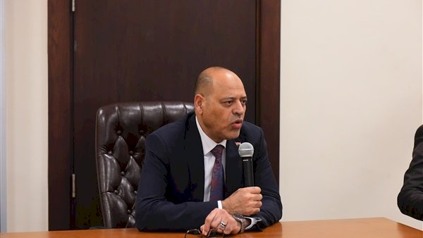 وزير العمل يقرر إيقاف نشاط 11 شركة لإلحاق العمالة بالخارج لمخالفتها أحكام القانون