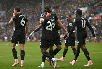 أرسنال يتحدى أستون فيلا فى مهمة الحفاظ على صدارة الدوري الإنجليزي