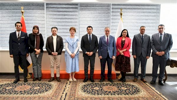 وزير الشباب والرياضة يبحث مع وفد معمل لندن مستجدات اعتماد المعمل المصري للمنشطات