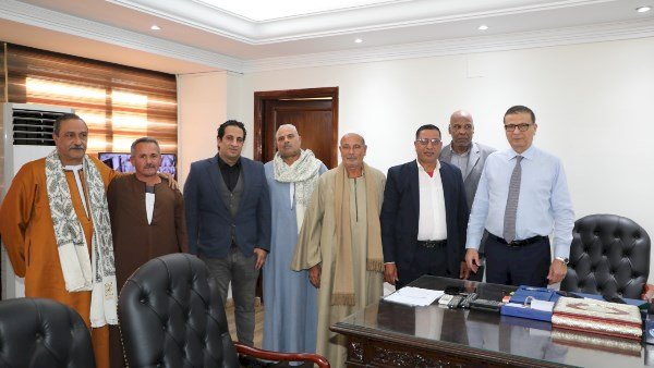 وزير الزراعة يستقبل وفداً من مزارعي الإصلاح الزراعي بالبحيرة وأسوان ويبحث حلولاً لرفع الأعباء عن كاهلهم