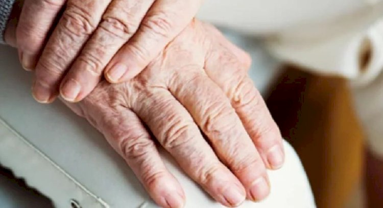 عادات يومية تسرّع من الشيخوخة