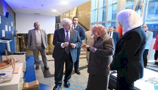 وزير التعليم العالي يتفقد معهد بحوث الإلكترونيات ويشيد بإمكاناته البحثية والتقنية