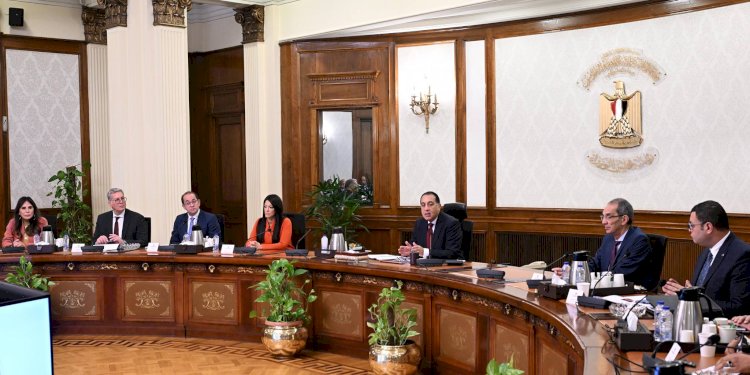 رئيس الوزراء يتابع موقف تسليم وتشغيل المشروعات المُنفذة ضمن المرحلة الأولى بالمبادرة الرئاسية "حياة كريمة"