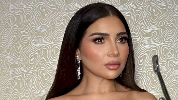 مي عز الدين تخطف الأنظار في إطلالة كاجوال