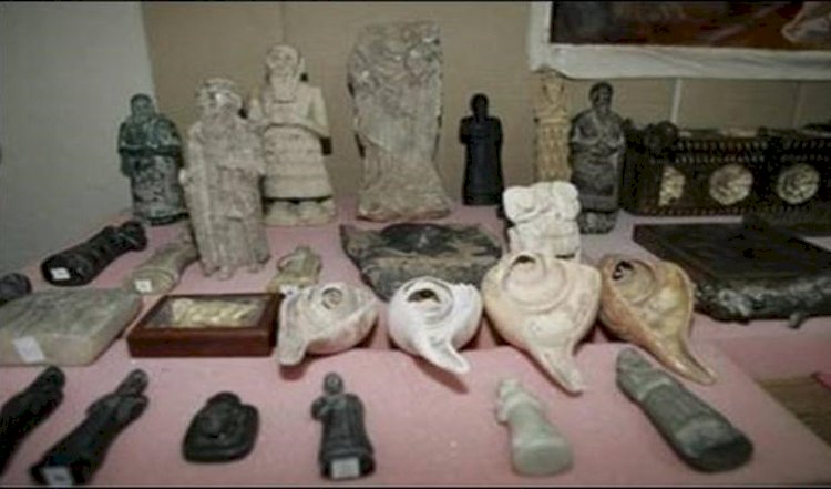 سقوط عصابة أوهام الآثار والعملات الأجنبية داخل فيلا بالشيخ زايد