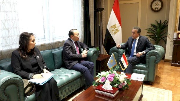 وزير الصحة يستقبل سفير كازاخستان لبحث التعاون في القطاع الصحي وتكنولوجيا تصنيع الأدوية
