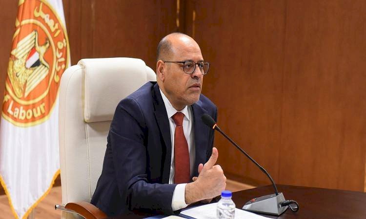 وزير العمل: وظائف مستقرة برواتب مجزية داخل أحد أكبر المشروعات القومية