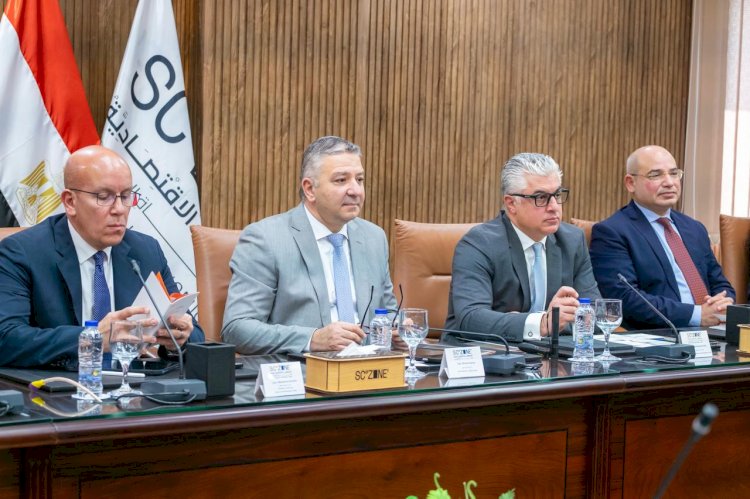 رئيس اقتصادية قناة السويس يستقبل وفدًا رفيع المستوى من مجلس تنمية التجارة