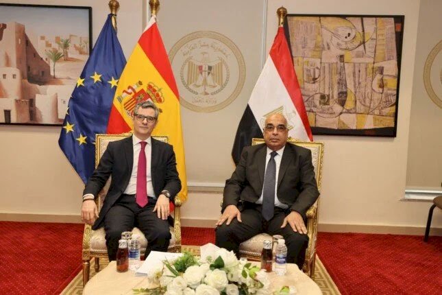 وزير العدل يوقع اتفاقيتين للمساعدة القضائية وتسليم المجرمين مع نظيره الإسباني