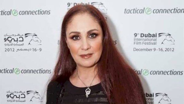 الفنانة شيرين تتقبل العزاء فى شقيقها الثلاثاء بمسجد المشير