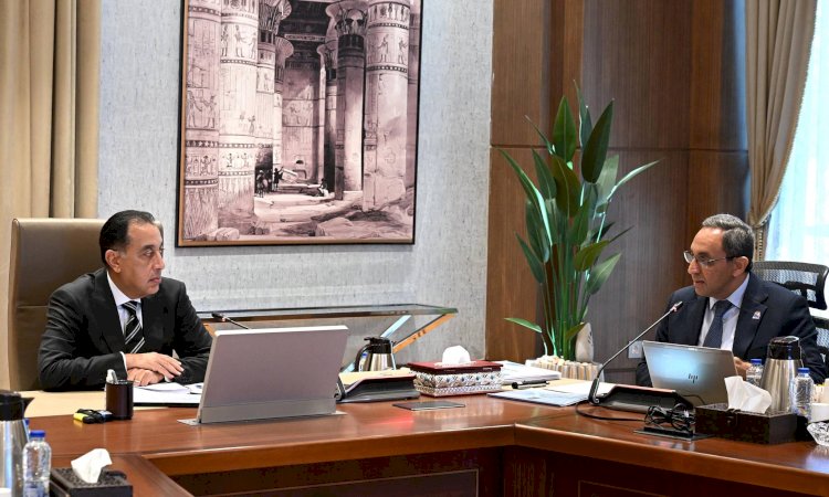 رئيس الوزراء يتابع مع محافظ قنا الموقف التنفيذي لعدد من المشروعات التنموية والخدمية