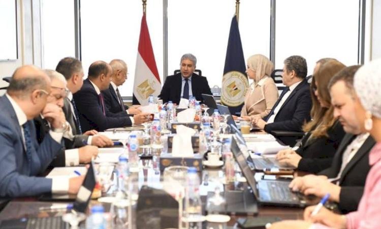 وزير السياحة والآثار يترأس اجتماع مجلس إدارة صندوق دعم السياحة والآثار