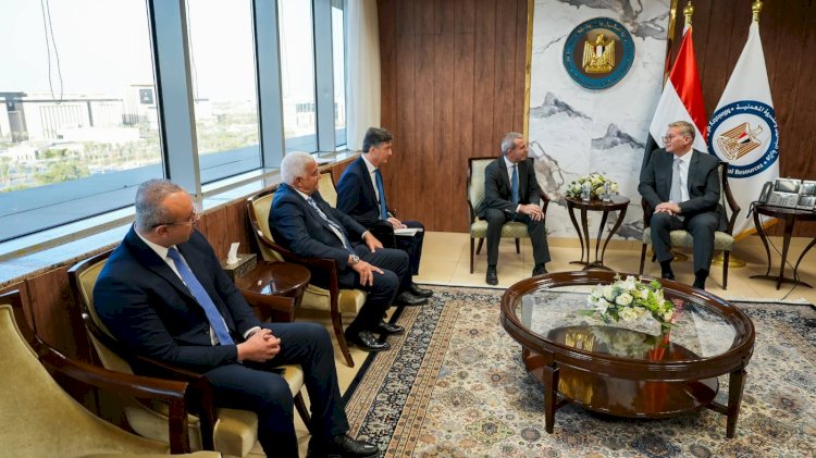 وزير البترول يتابع مع مسئولي "إيني" الإيطالية خطط زيادة الإنتاج وربط الحقول القبرصية