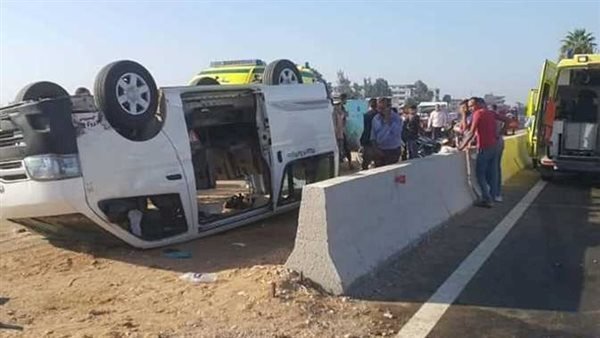 إصابة 4 أشخاص إثر حادث تصادم 3 سيارات بطريق السويس الصحراوى