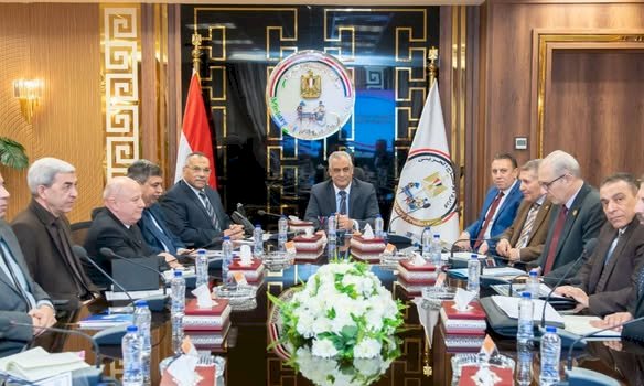 وزير الدولة للإنتاج الحربي يتابع الموقف التنفيذي لمشروعات المبادرة الرئاسية "حياة كريمة"