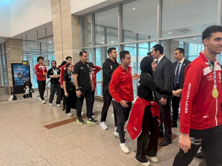 وزير الشباب والرياضة يستقبل منتخب مصر للسلاح بعد تصدره بطولة أفريقيا بـ42 ميدالية في السنغال