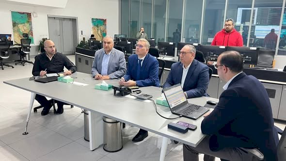 وزير البترول يتفقد مركز التحكم بالشبكة القومية للغاز الطبيعي