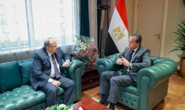 وزير الصحة يبحث مع رئيس هيئة الدواء توافر الأدوية والمستلزمات وملفات التتبع والتوطين