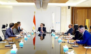 وزير التخطيط يبحث مع البنك الأوروبي لإعادة الإعمار والتنمية دعم استقرار الاقتصاد المصري في ظل التحديات العالمية