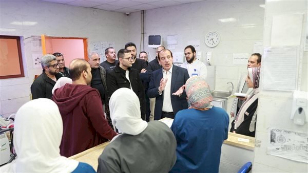 نائب وزير الصحة  يجري جولة تفقدية مفاجئة لمستشفى السلام التخصصي ومركز طب أسرة «أهالينا»