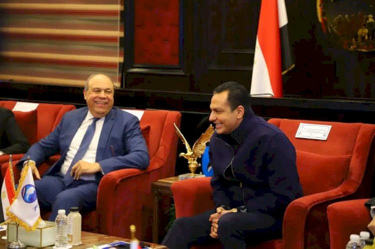 وزير الطيران في ضيافة مستقبل وطن: رفع كفاءة المطارات والخدمات أهم الأولويات