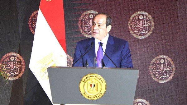 الرئيس السيسى: نستهلك منتجات بترولية بـ20 مليار دولار فى السنة وقيمة فاتورة الكهرباء الحقيقية 4 أضعاف الحالية