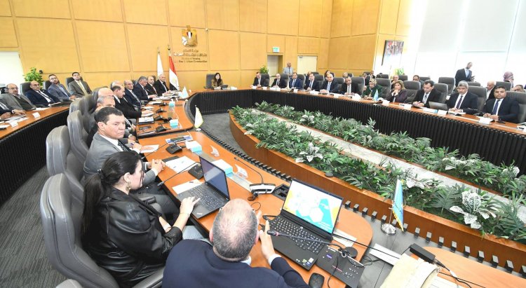 وزيرة الإسكان تعقد اجتماعًا موسعًا لمتابعة موقف تنفيذ مشروعات المرحلة الأولى من المبادرة الرئاسية "حياة كريمة"