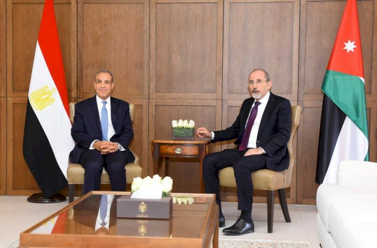 وزير الخارجية يبحث مع نظيره الأردني في عمّان تطورات التصعيد الإقليمي ويؤكد تضامن مصر الكامل مع الأردن