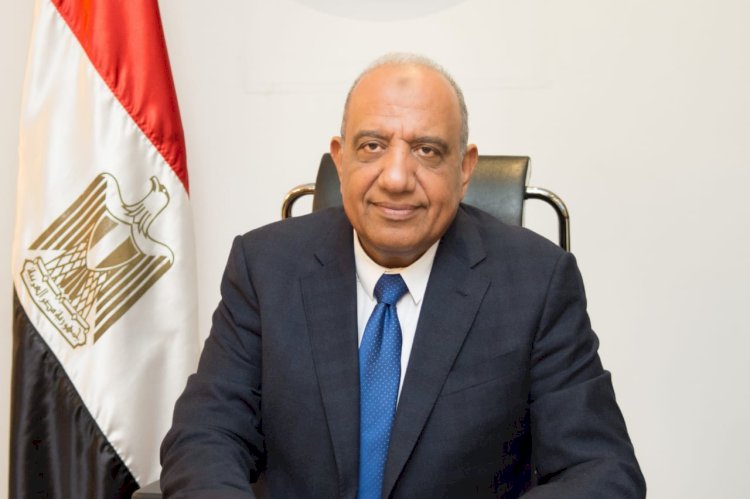 وزير قطاع الأعمال العام يتابع مشروعات "المصرية للسبائك الحديدية