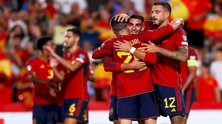 اسبانيا تواجه إسكتلندا اليوم في تصفيات كأس الأمم الأوربية