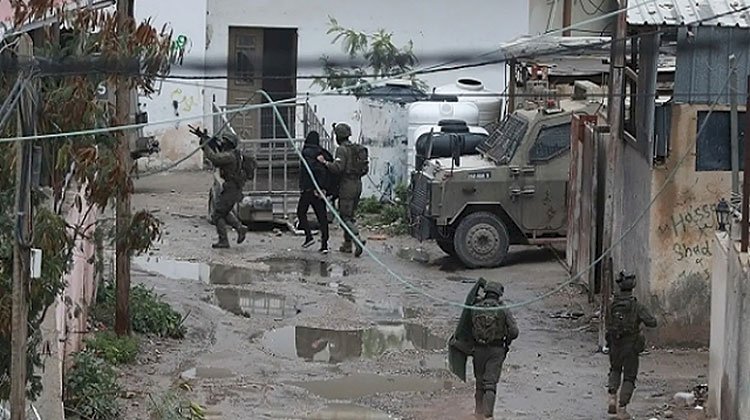 القاهرة الإخبارية تبث لحظة استهداف الفصائل الفلسطينية لقوات خاصة تابعة لجيش الاحتلال