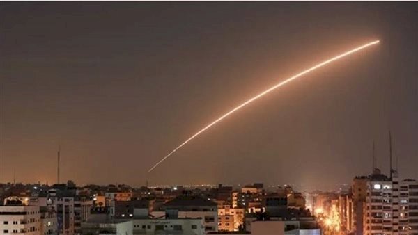 إطلاق أكثر من 25 صاروخا على مستوطنات كريات شمونة شمال الأراضي المحتلة