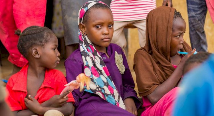 أطفال السودان عالقون في أزمة تغذية حرجة، حسبما تحذِّر وكالات الأمم المتحدة