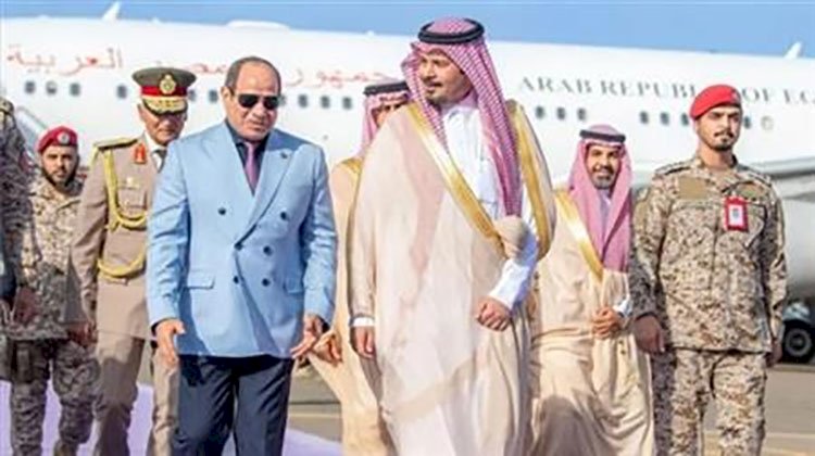 الرئيس عبد الفتاح السيسى يغادر المدينة المنورة