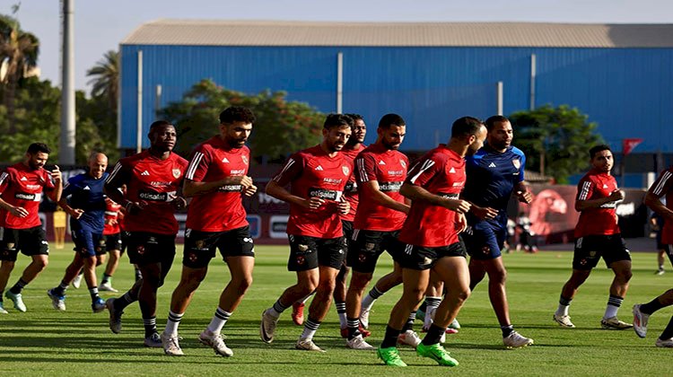 الأهلي يواجه فاركو اليوم في الدوري